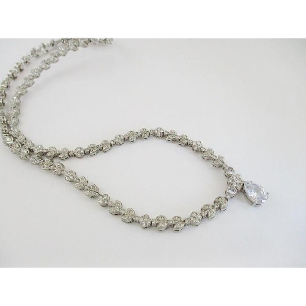 17" Silvertone Teardrop Necklace